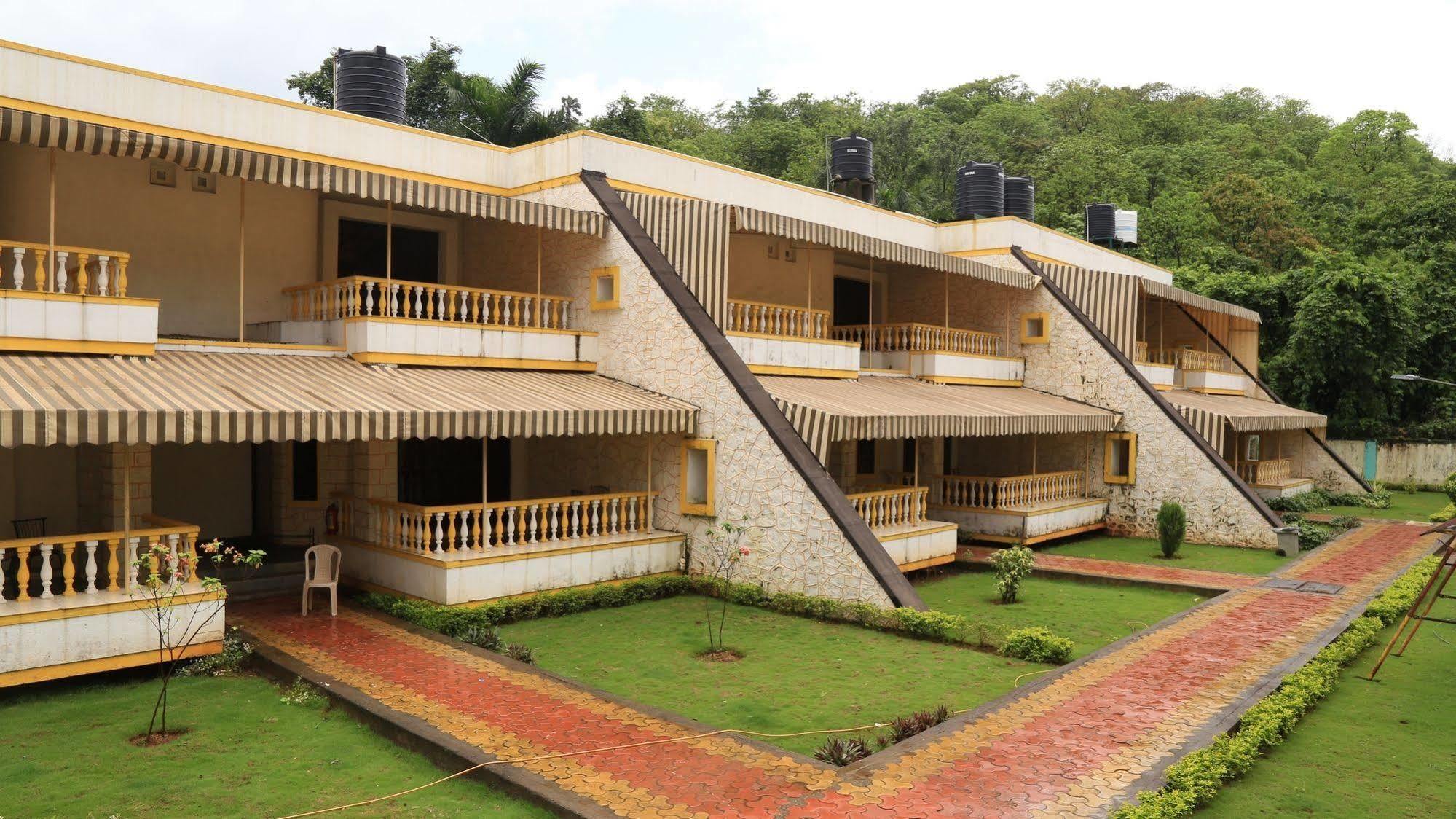 Panoramic Resort Panvel Karnāla Kültér fotó